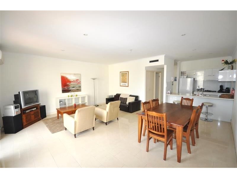 REF 21918/682 Nicholson Street, Fitzroy North VIC 3068