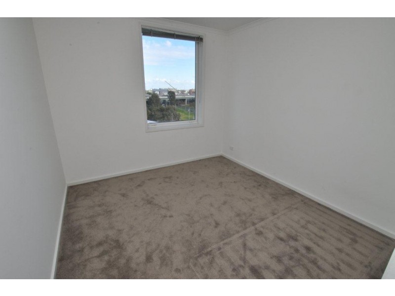 REF 21923/79 Whiteman Street, Southbank VIC 3006