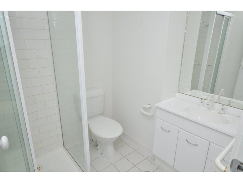 REF 21923/79 Whiteman Street, Southbank VIC 3006