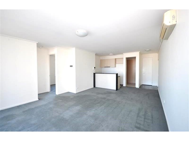 REF 21928/83 Whiteman Street, Southbank VIC 3006
