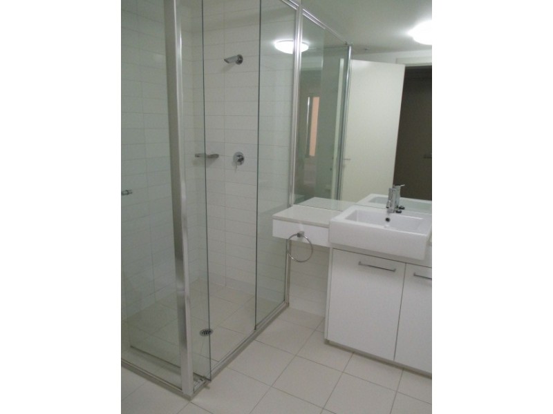 2410A/100 Harbour Esplanade, Docklands VIC 3008