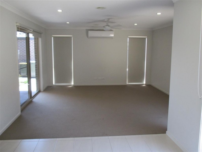 16 Tom Roberts Parade, Point Cook VIC 3030