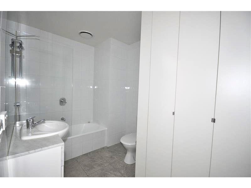 REF 21939/88 Kavanagh Street, Southbank VIC 3006