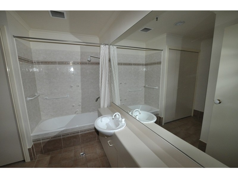 REF 21941/83 Queensbridge Street, Southbank VIC 3006