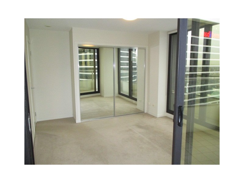 2811A/100 Harbour Esplanade, Docklands VIC 3008
