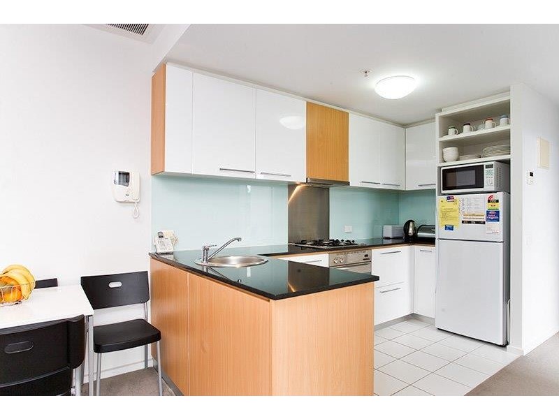 1502/82 Queens Road, Melbourne VIC 3004