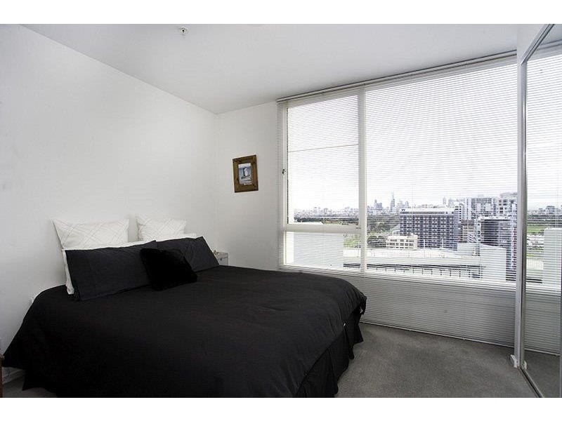 1502/82 Queens Road, Melbourne VIC 3004