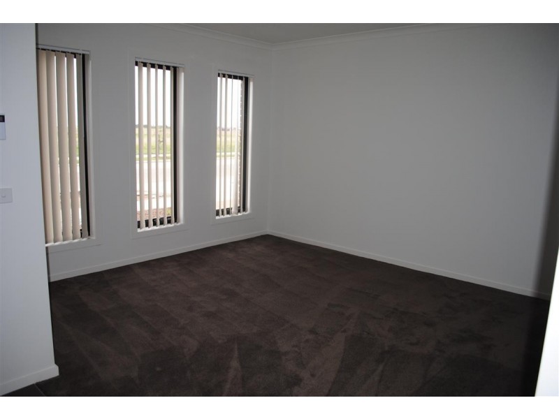 182 Haze Drive, Point Cook VIC 3030