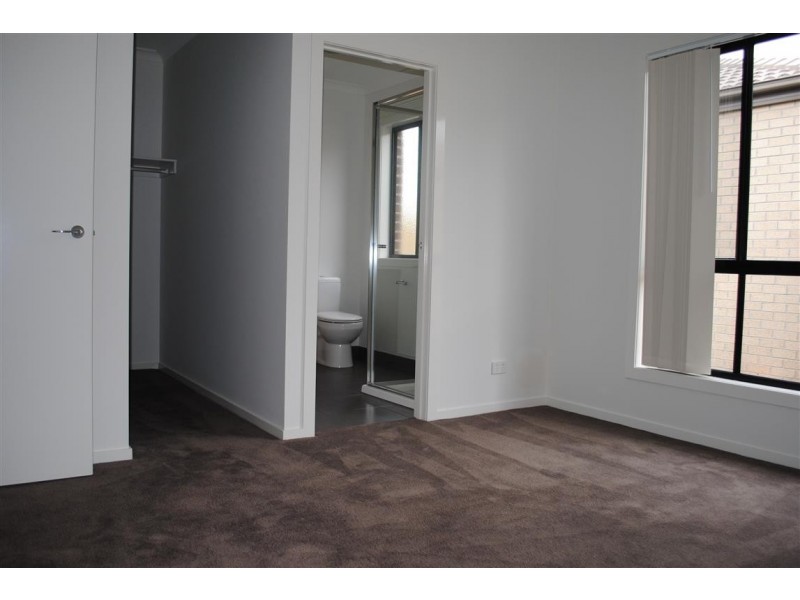 182 Haze Drive, Point Cook VIC 3030