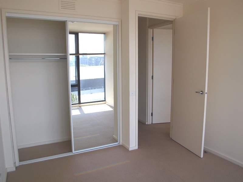 REF 41516/63 Whiteman Street, Southbank VIC 3006