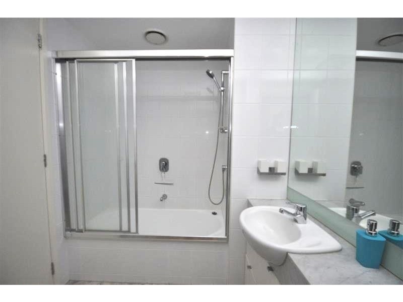 REF 21952/173 City Road, Southbank VIC 3006