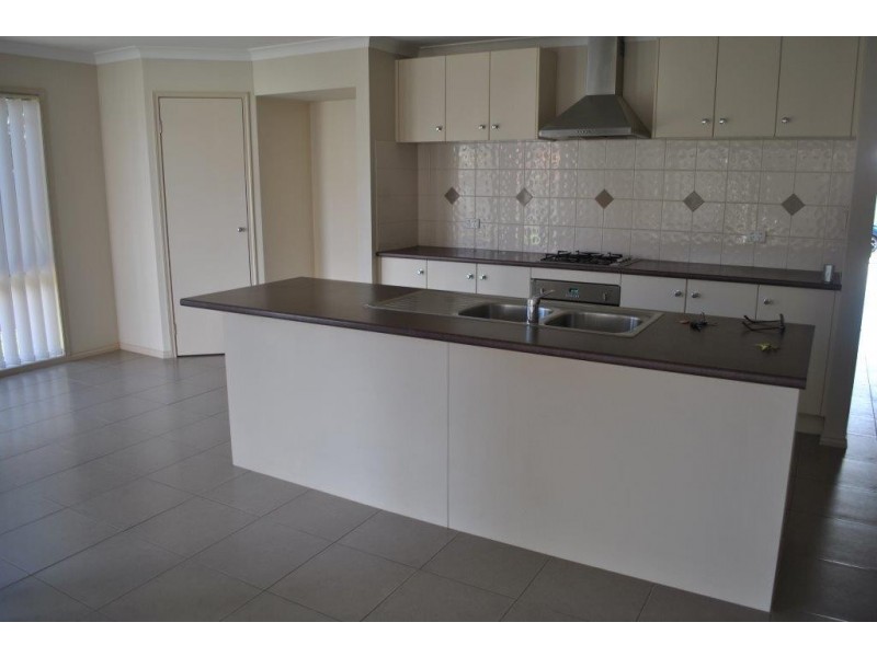 5 Marbella Waters, Point Cook VIC 3030