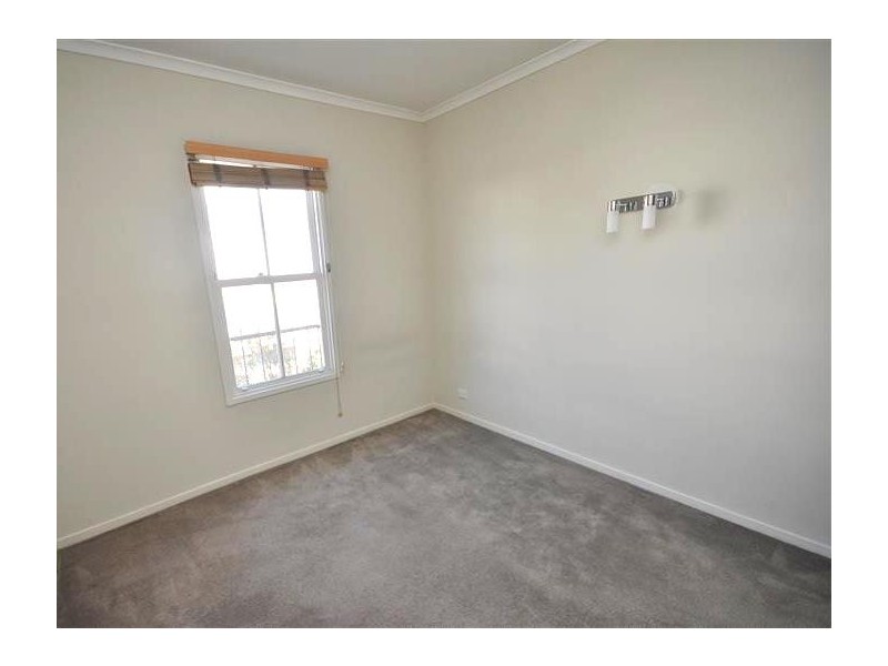 REF 21970/30 Miles Street, Southbank VIC 3006