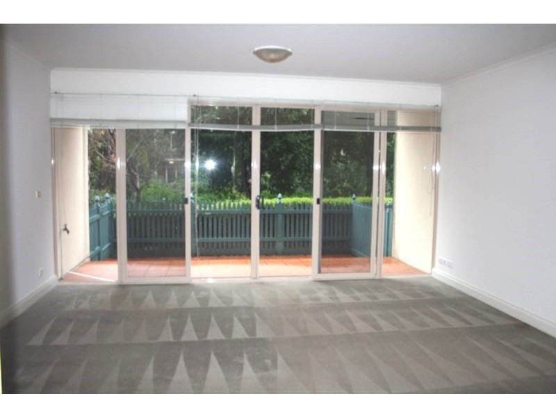 REF 21989/38 Wells Street, Southbank VIC 3006