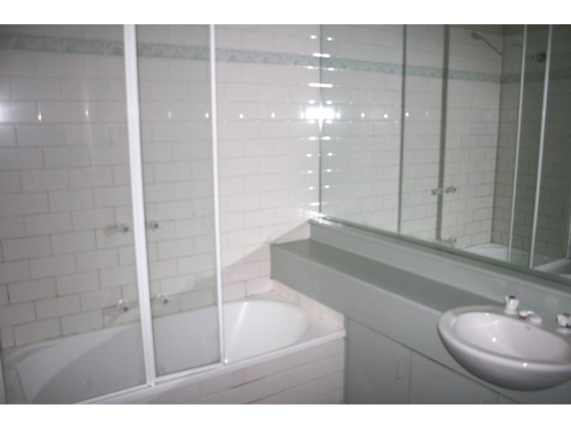 REF 21989/38 Wells Street, Southbank VIC 3006