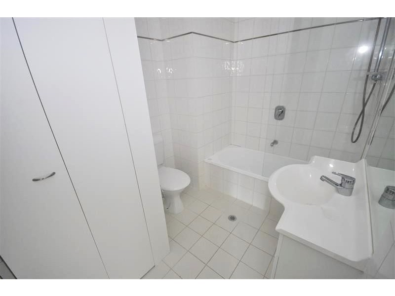 REF 21990/38 Bank Street, South Melbourne VIC 3205