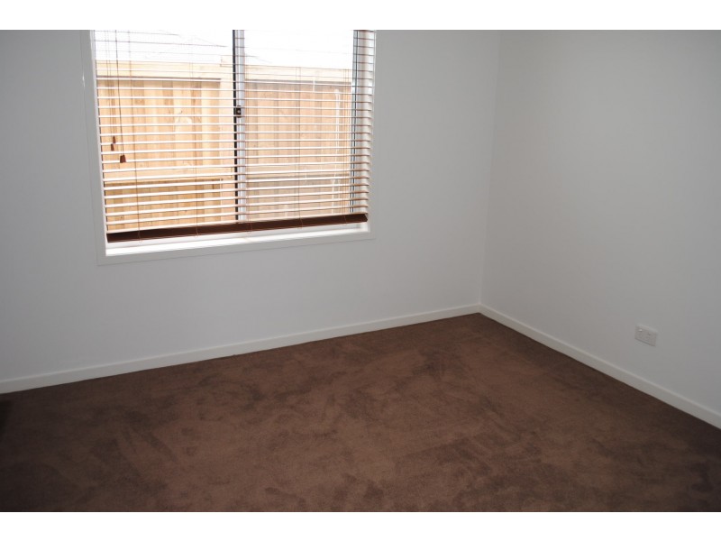 21 Casino Parade, Point Cook VIC 3030