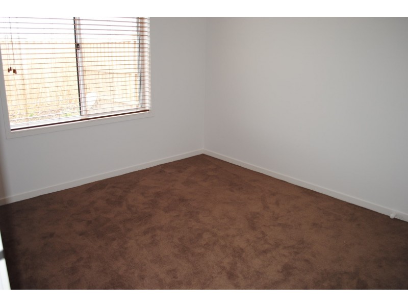 21 Casino Parade, Point Cook VIC 3030