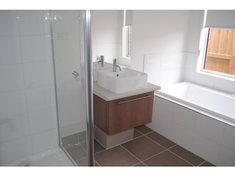 21 Casino Parade, Point Cook VIC 3030