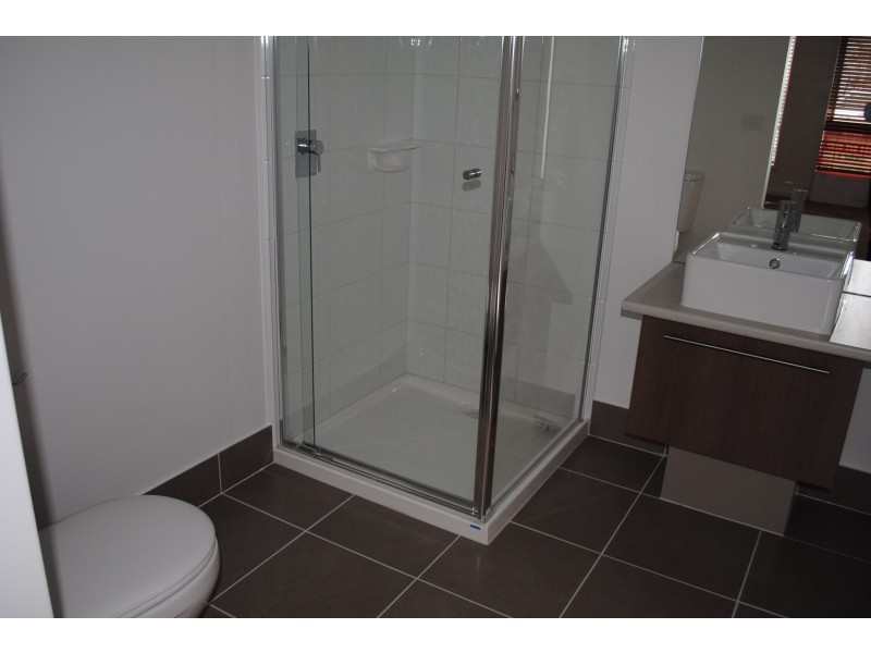 21 Casino Parade, Point Cook VIC 3030