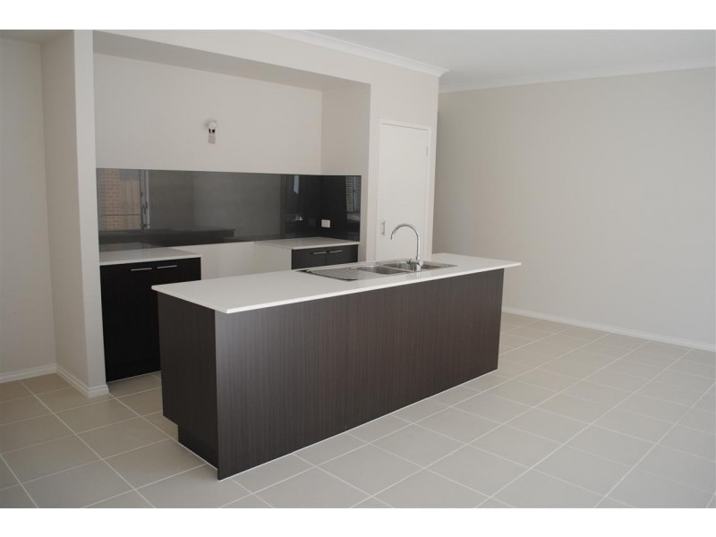 10 Nest Place, Point Cook VIC 3030