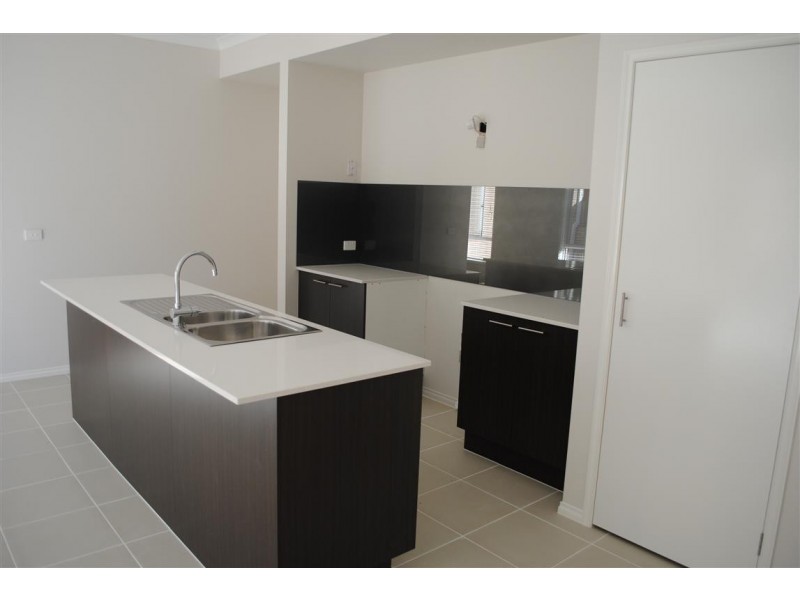 10 Nest Place, Point Cook VIC 3030