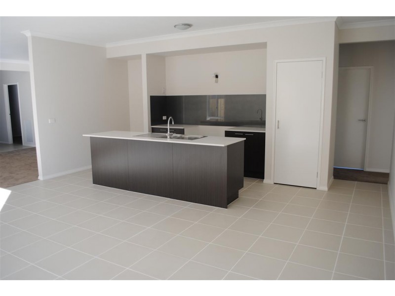 10 Nest Place, Point Cook VIC 3030