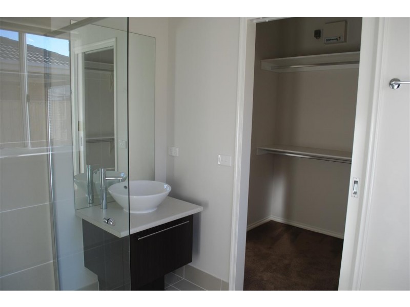 10 Nest Place, Point Cook VIC 3030