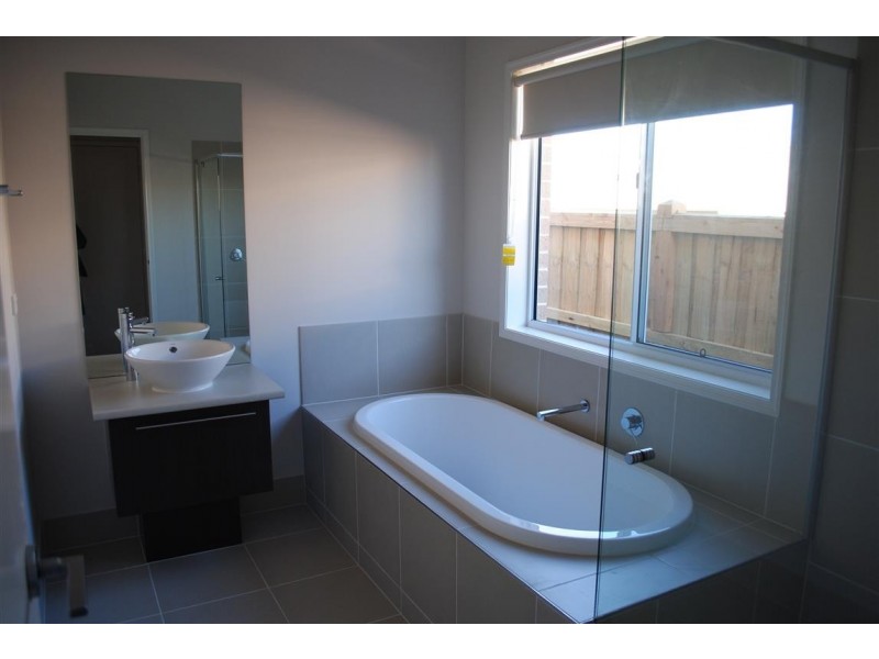 10 Nest Place, Point Cook VIC 3030