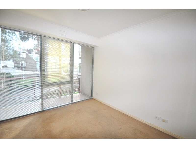 REF 22009/83 Queensbridge Street, Southbank VIC 3006