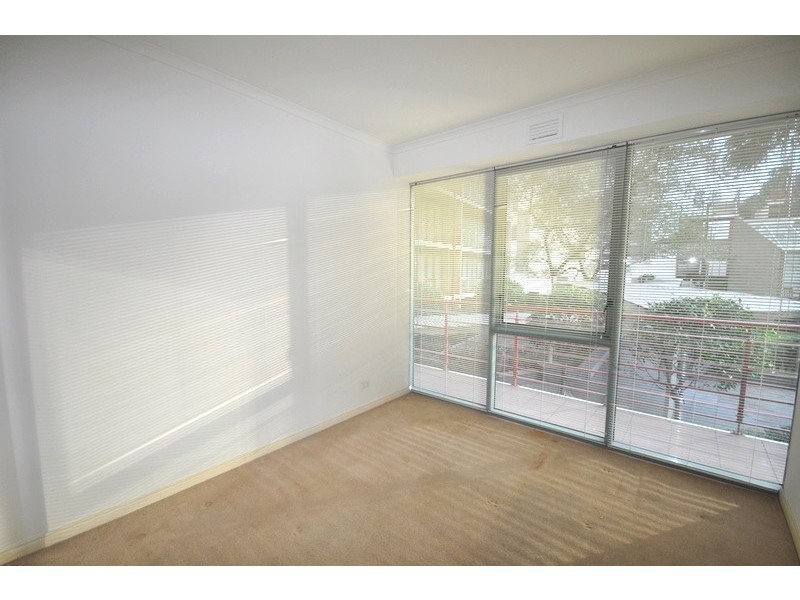 REF 22009/83 Queensbridge Street, Southbank VIC 3006