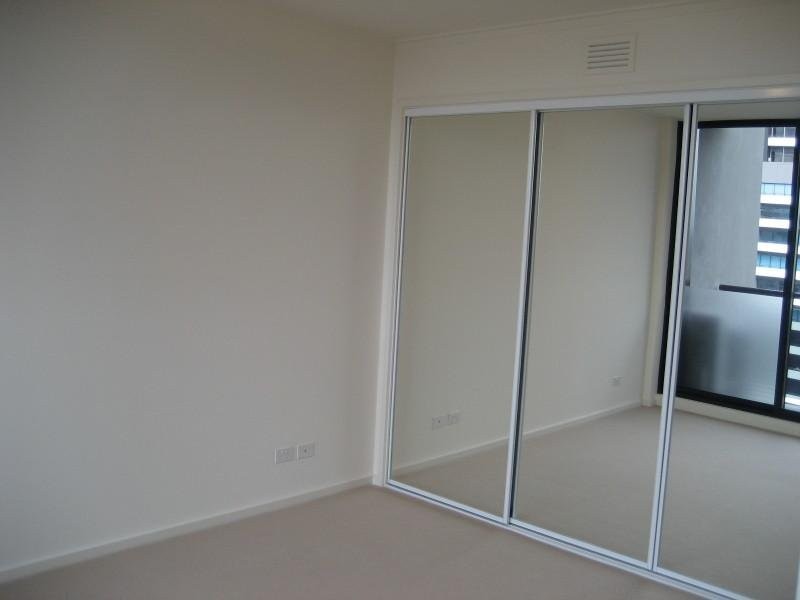 REF 22020/63 Whiteman Street, Southbank VIC 3006