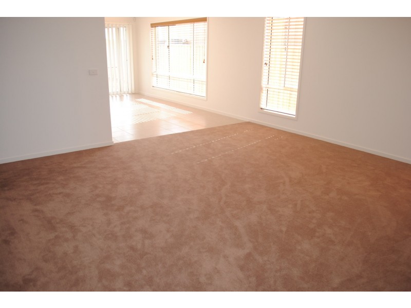 10 Warunda Parade, Point Cook VIC 3030