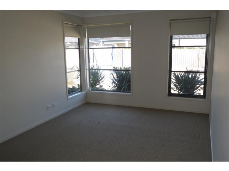 5 Reefside Way, Point Cook VIC 3030