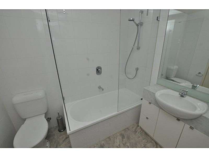 REF 22050/100 Kavanagh Street, Southbank VIC 3006