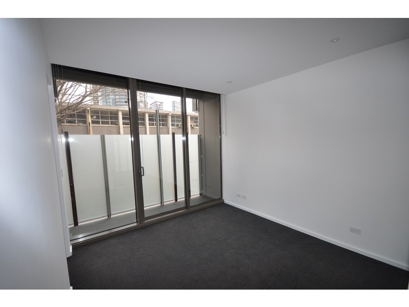 REF G7/118 Kavanagh Street, Southbank VIC 3006