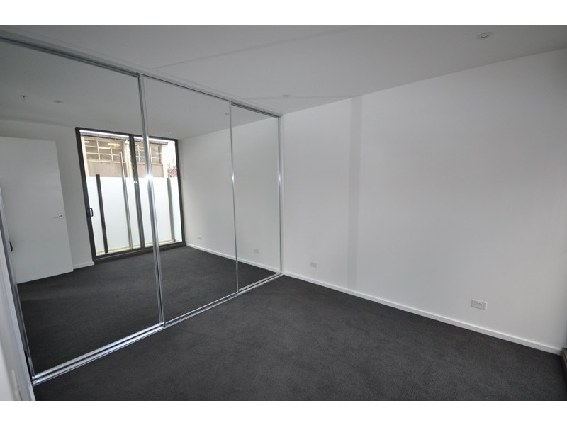REF G7/118 Kavanagh Street, Southbank VIC 3006