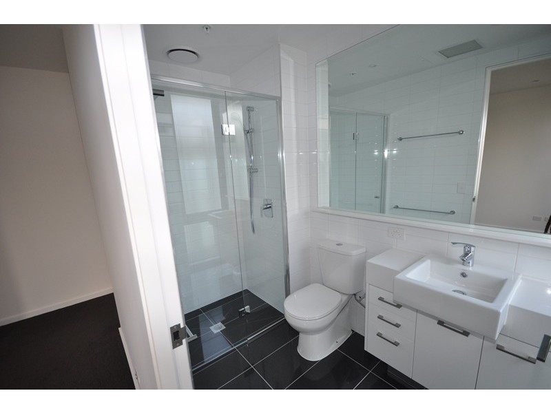 REF G7/118 Kavanagh Street, Southbank VIC 3006