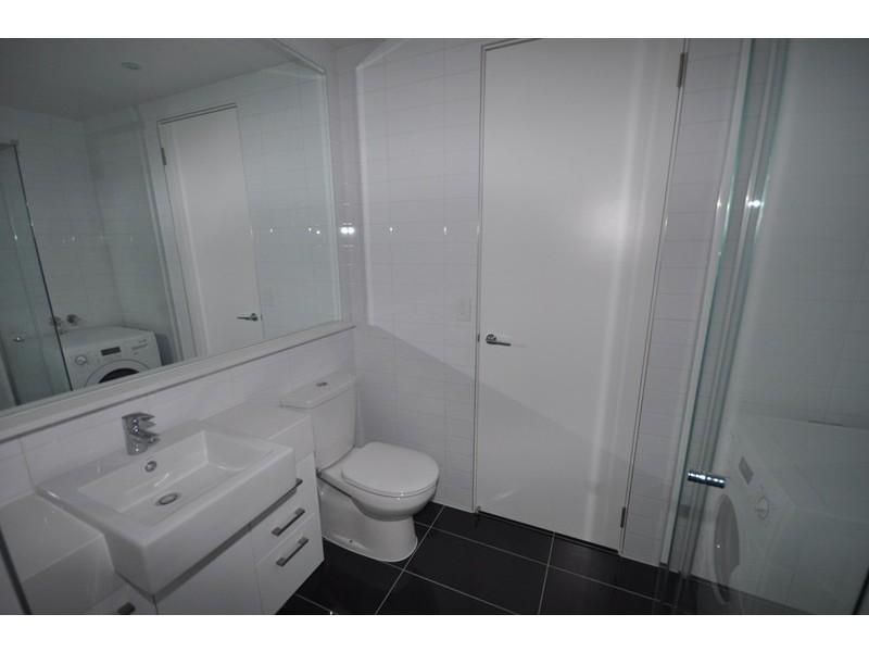 REF G7/118 Kavanagh Street, Southbank VIC 3006