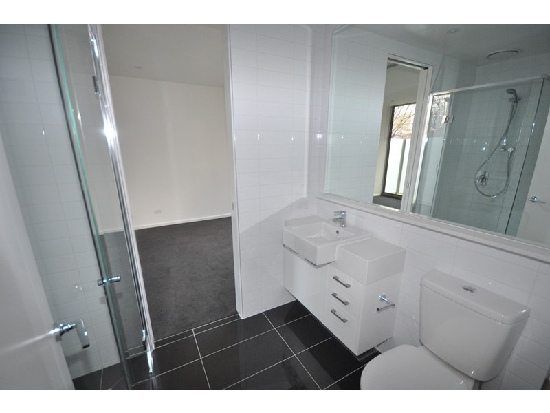 REF G7/118 Kavanagh Street, Southbank VIC 3006