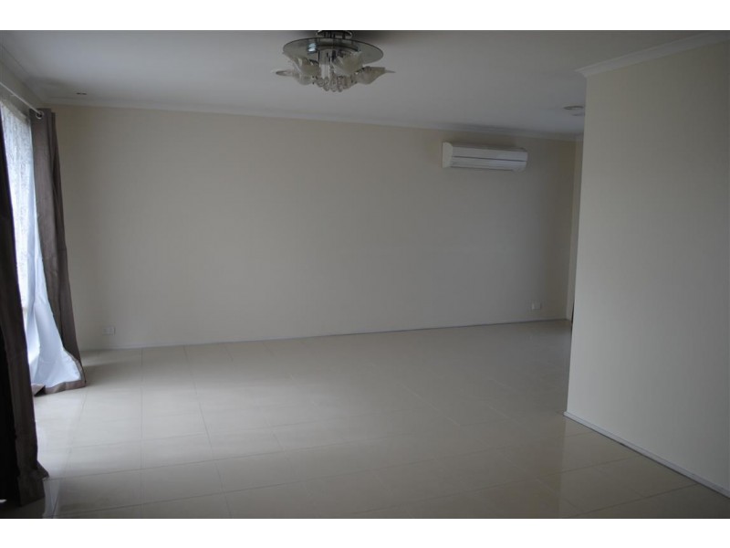 9 Beveridge Court, Point Cook VIC 3030