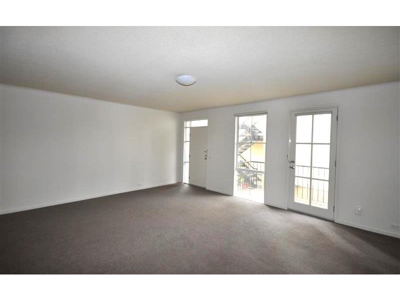 REF 22065/36 Drummond Street, Carlton VIC 3053