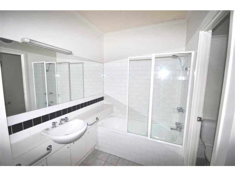 REF 22065/36 Drummond Street, Carlton VIC 3053