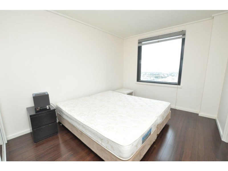 REF 22068/99 Whiteman Street, Southbank VIC 3006