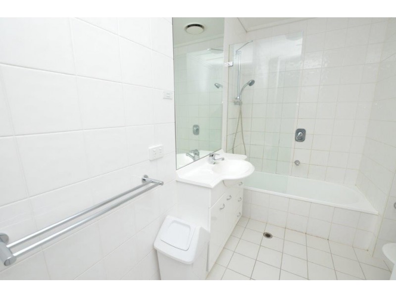 REF 22068/99 Whiteman Street, Southbank VIC 3006