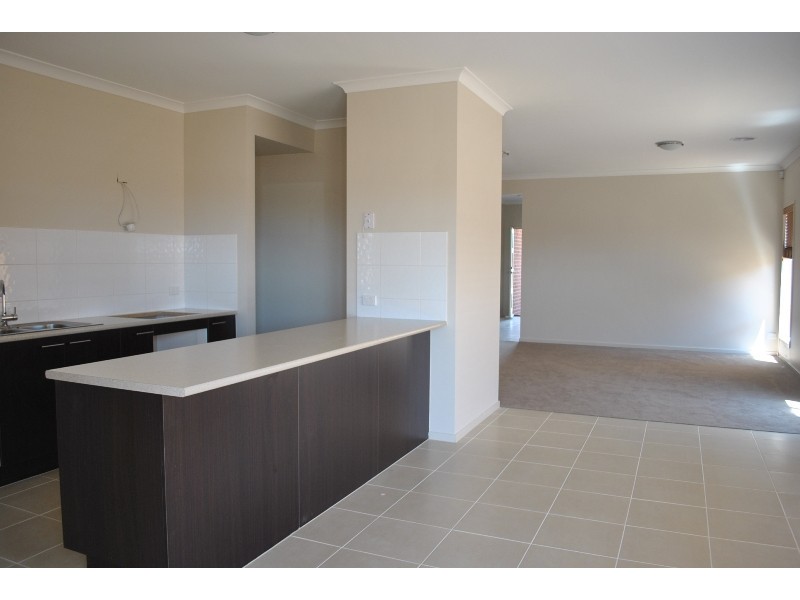 5 Casino Parade, Point Cook VIC 3030