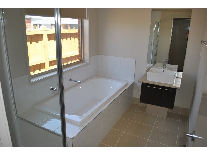 5 Casino Parade, Point Cook VIC 3030