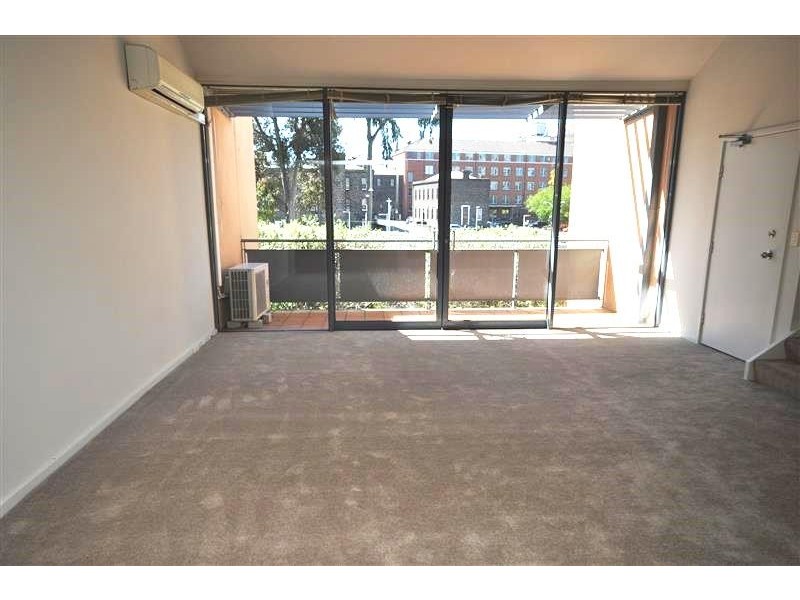 REF 22076/98 Wells Street, Southbank VIC 3006