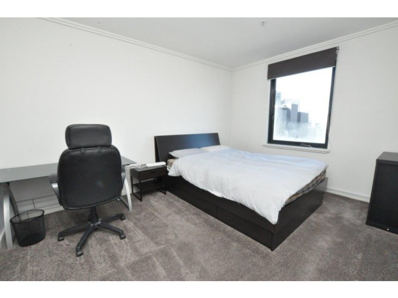 REF 22082/38 Bank Street, South Melbourne VIC 3205