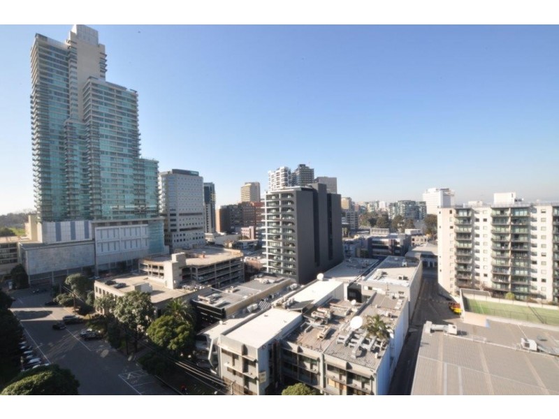 REF 22082/38 Bank Street, South Melbourne VIC 3205